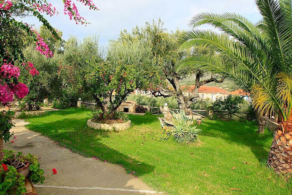 Yannis' Village Vila *