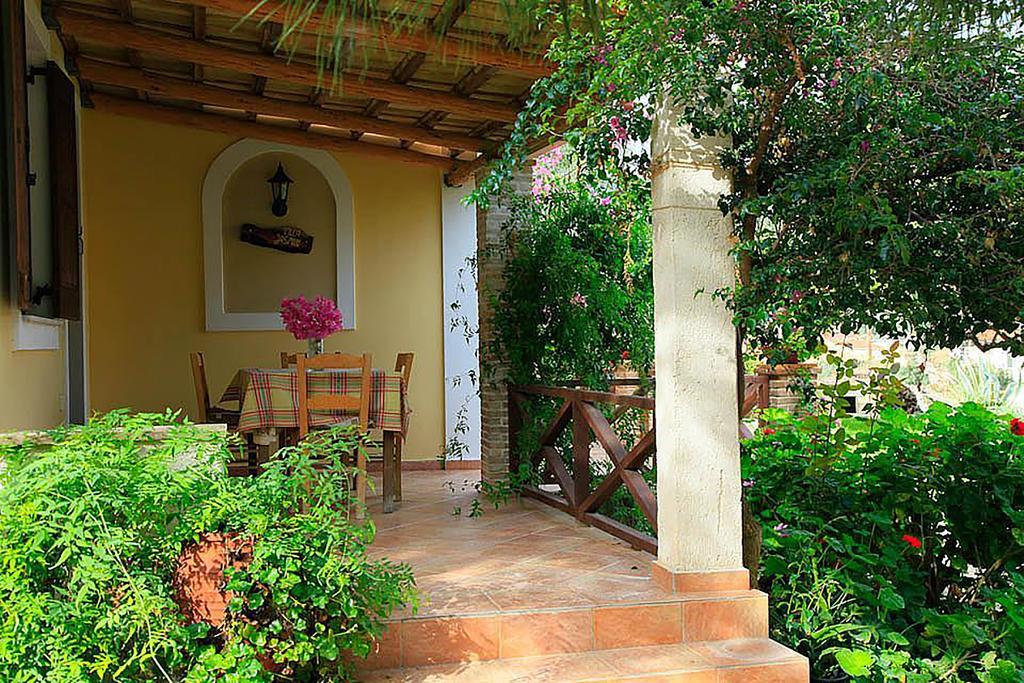 Yannis' Village Villa Keri